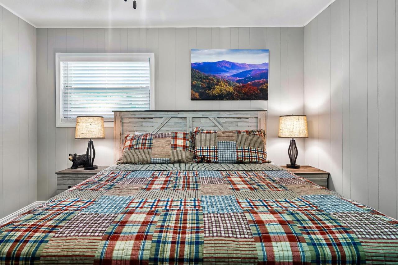 Mountain View Lodge: Pigeon Forge Retreat with Future Hot Tub Exterior photo